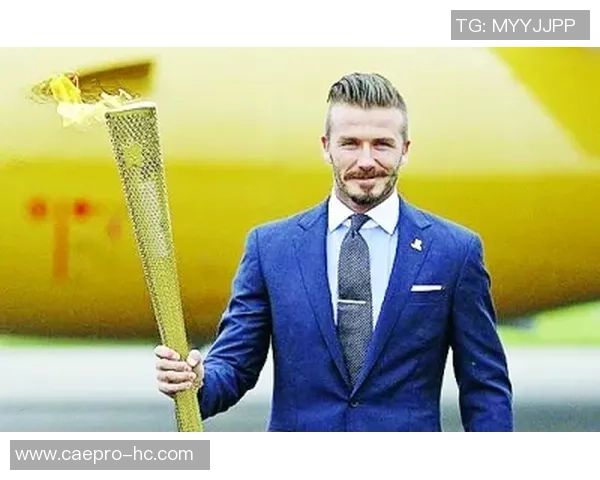 足球明星佩戴的金足球项链背后的故事与时尚潮流解析